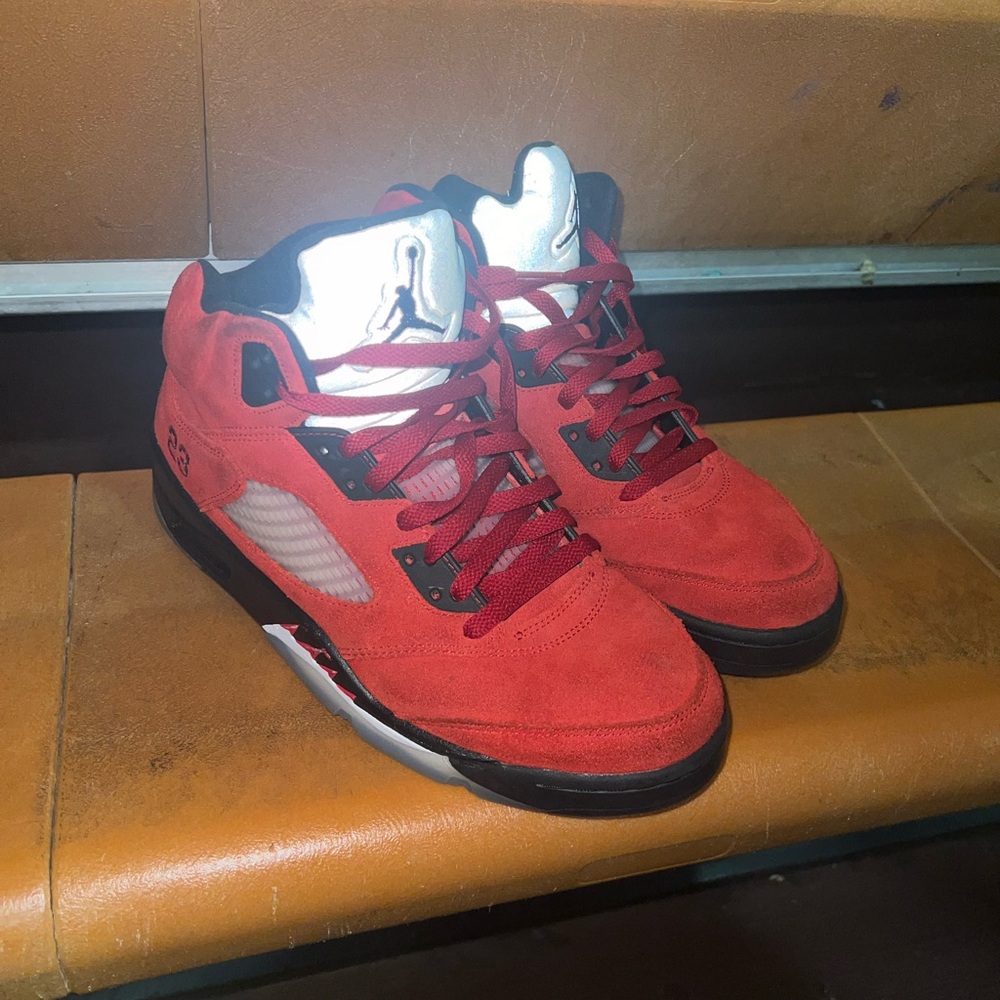 Jordan 5 raging bull
